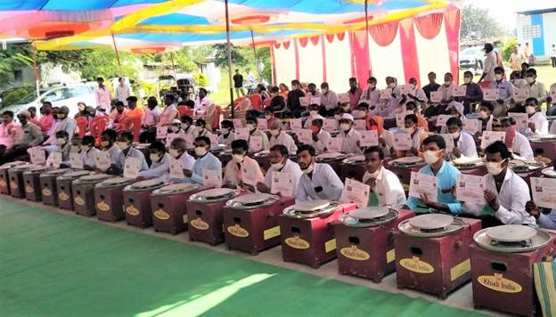 Electric potter wheels to 100 potter families in Maharashtra